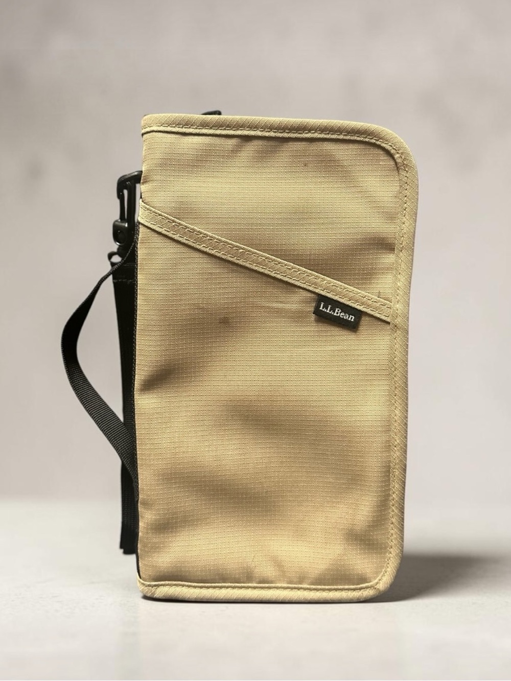 L.L. Bean Tan Nylon Passport ID Card Holder